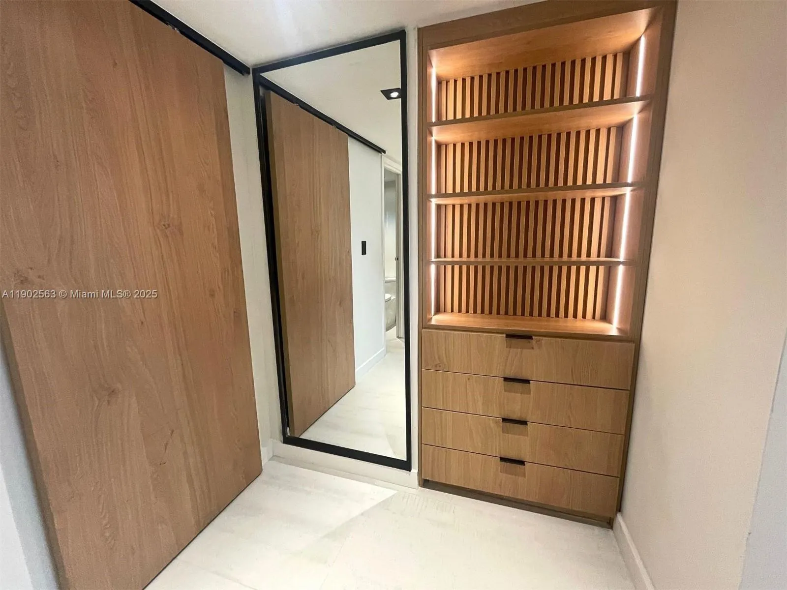 100 Bayview Dr, #1901