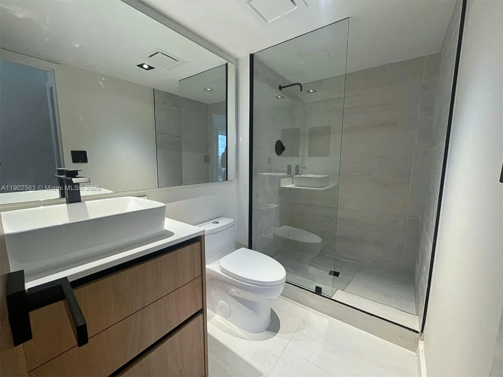 100 Bayview Dr, #1901