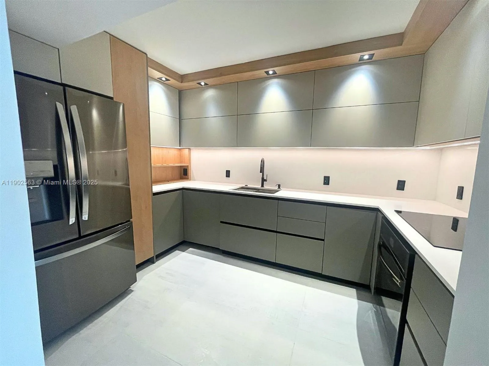 100 Bayview Dr, #1901