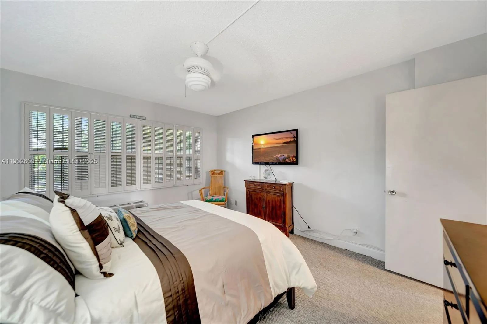 3980 Oaks Clubhouse Dr, #409