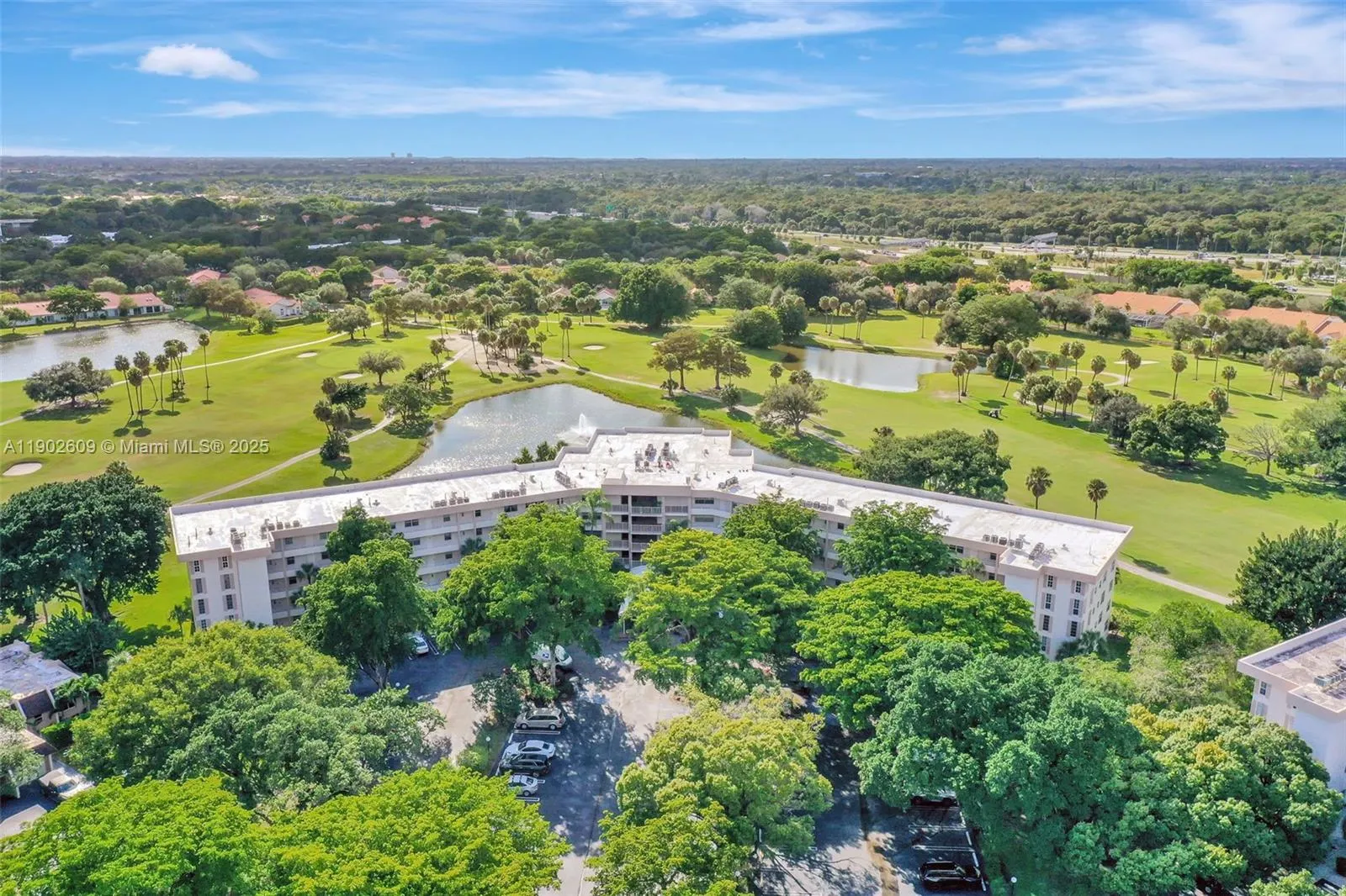 3980 Oaks Clubhouse Dr, #409