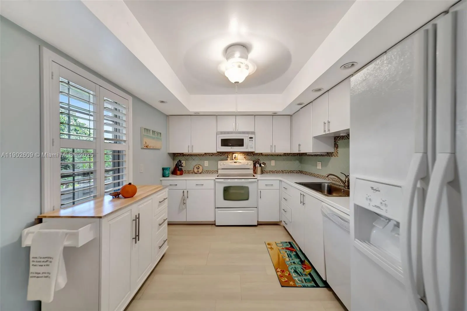 3980 Oaks Clubhouse Dr, #409