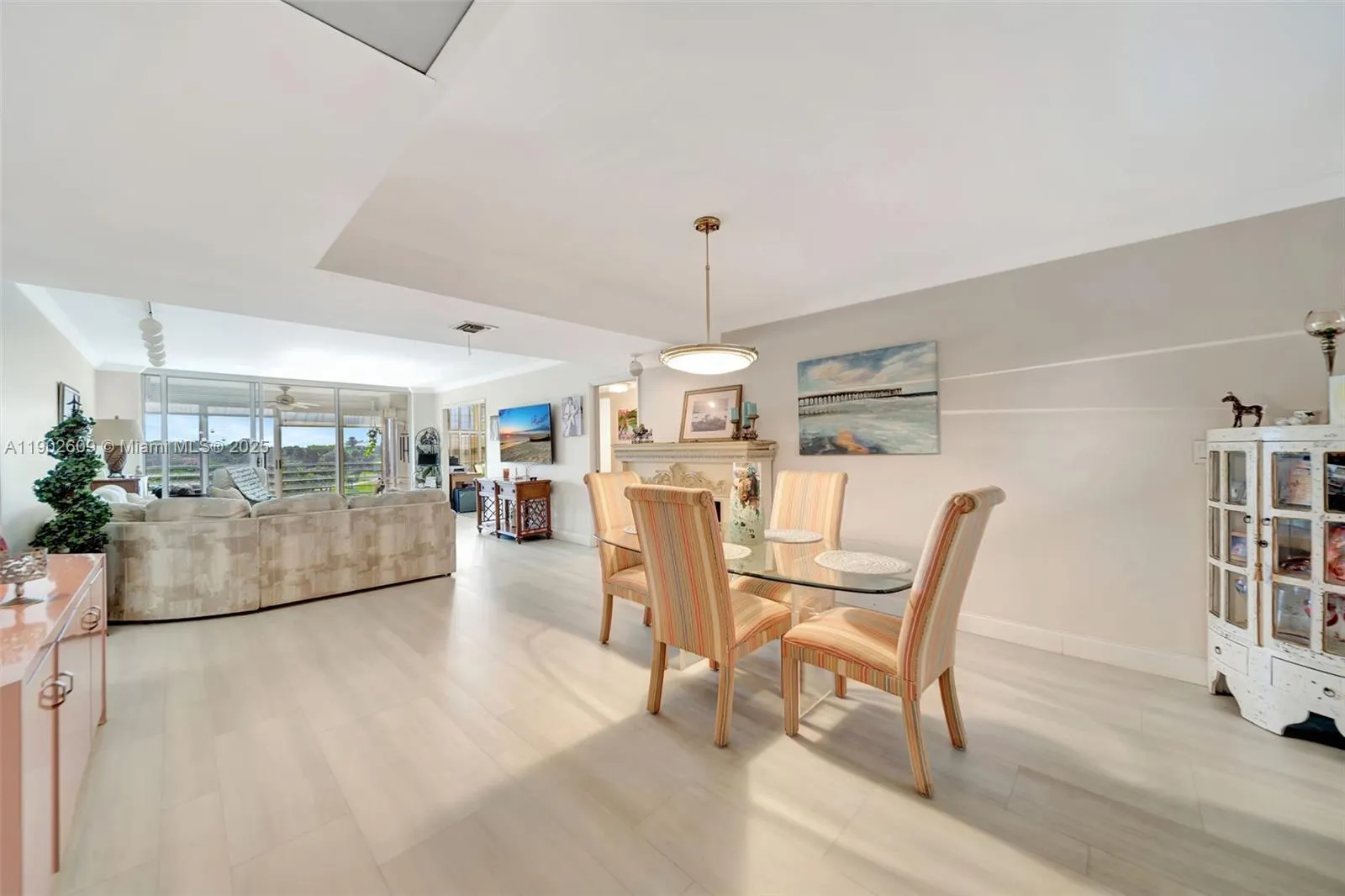 3980 Oaks Clubhouse Dr, #409