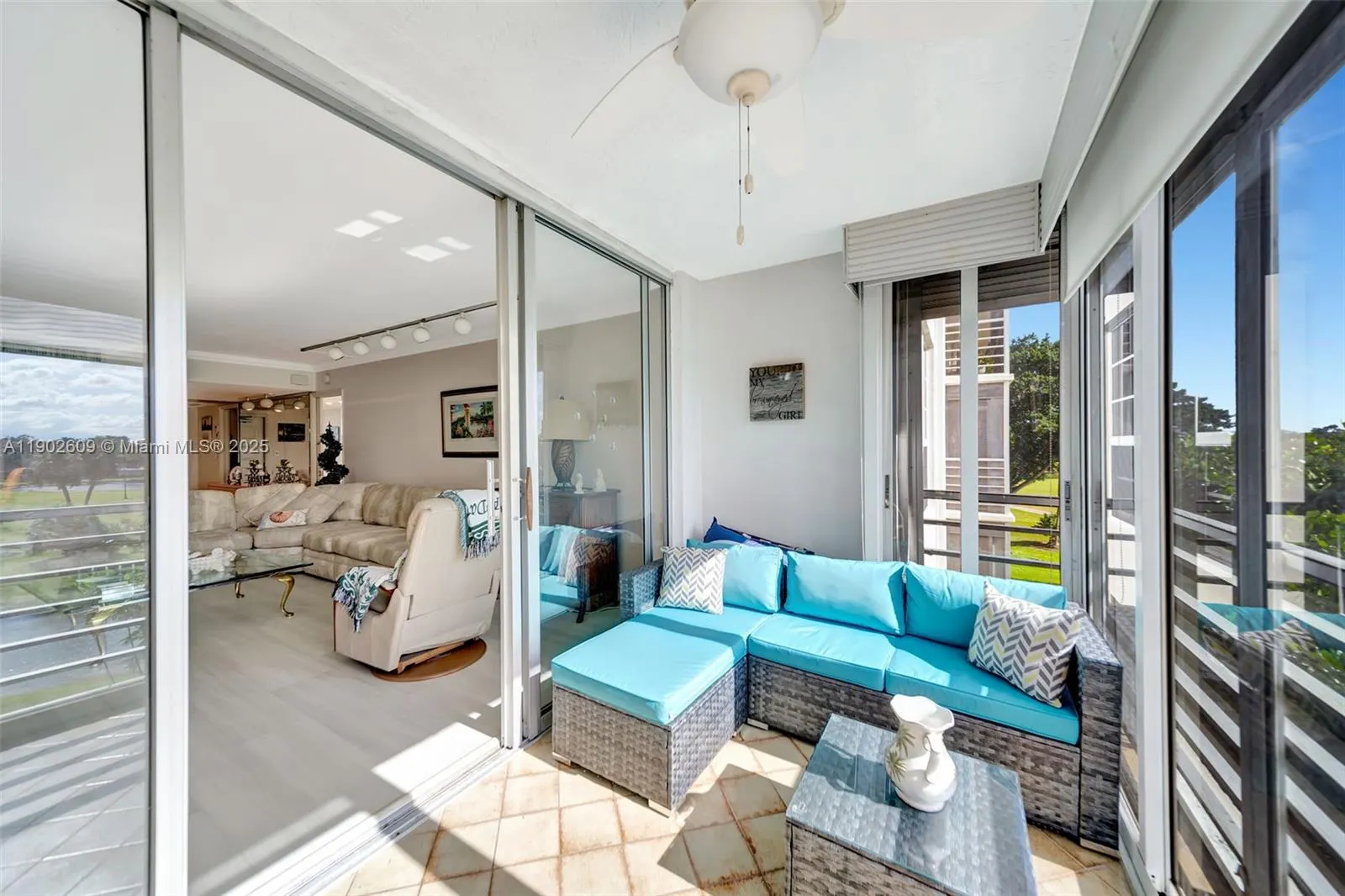 3980 Oaks Clubhouse Dr, #409