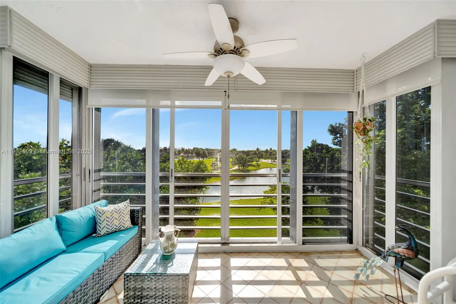 3980 Oaks Clubhouse Dr, #409