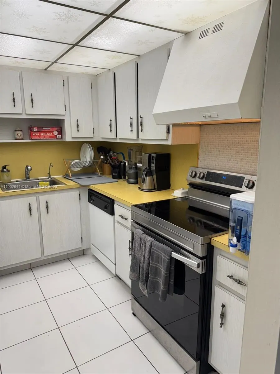 500 Three Islands Blvd, #908