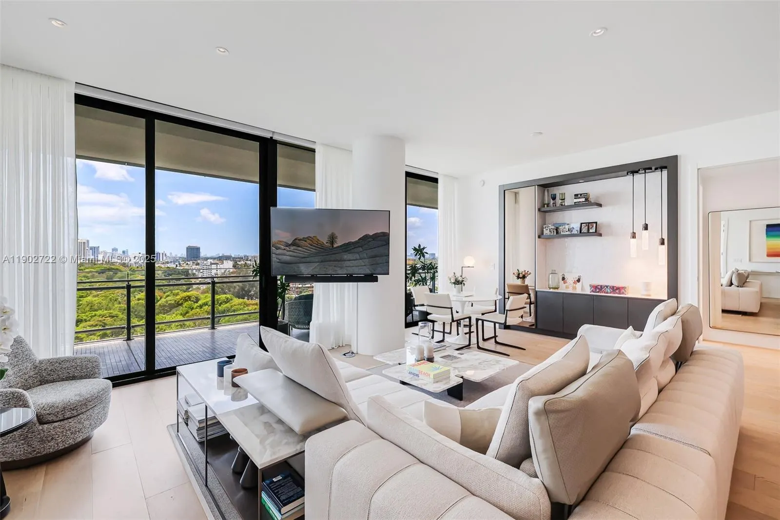 8701 Collins Ave, #904