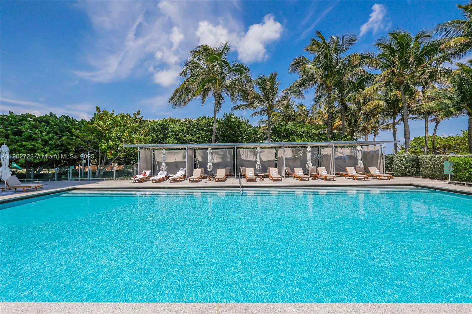 8701 Collins Ave, #904