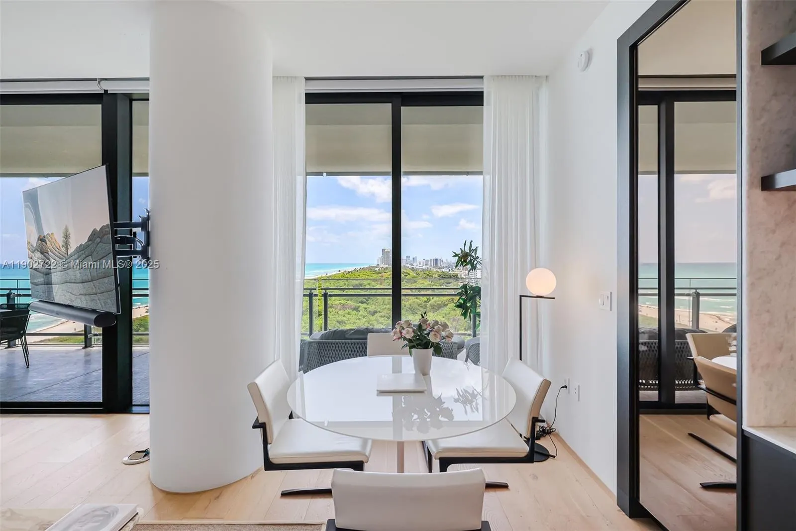 8701 Collins Ave, #904