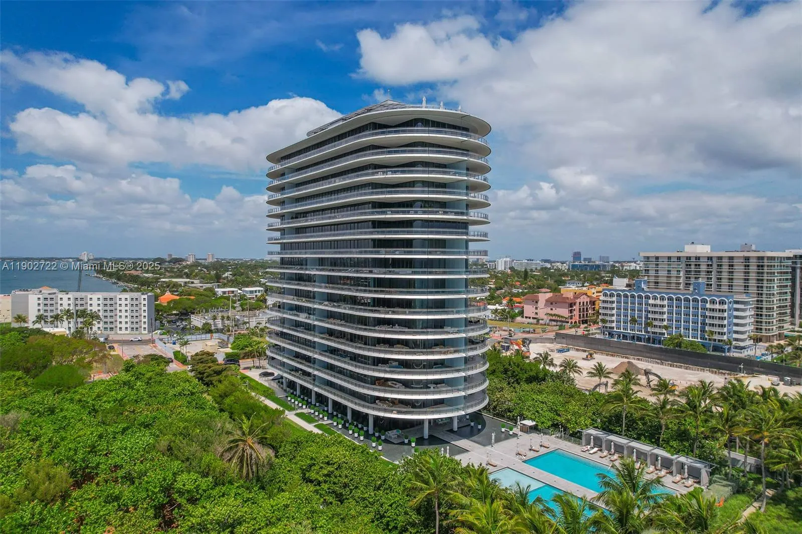 8701 Collins Ave, #904