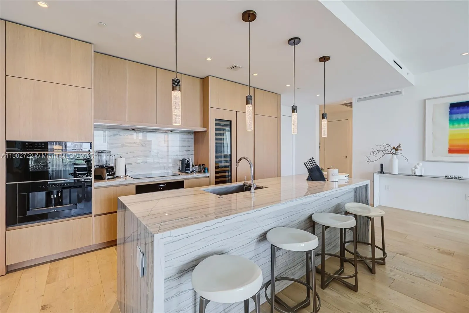 8701 Collins Ave, #904