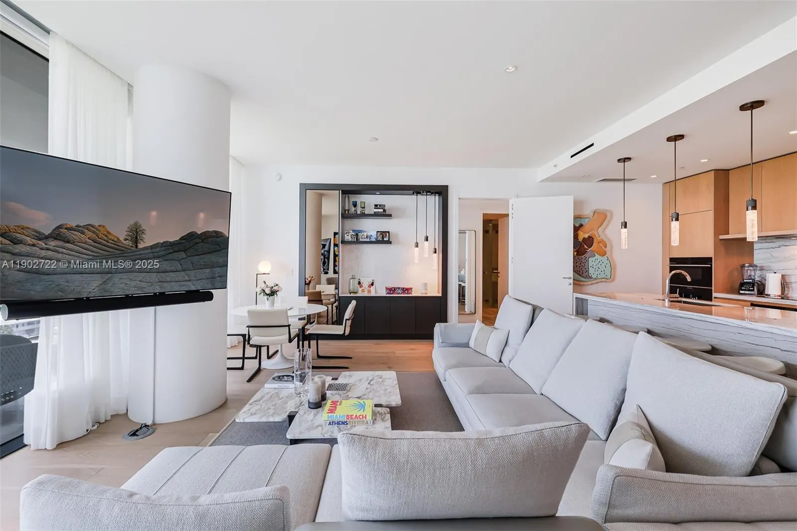 8701 Collins Ave, #904