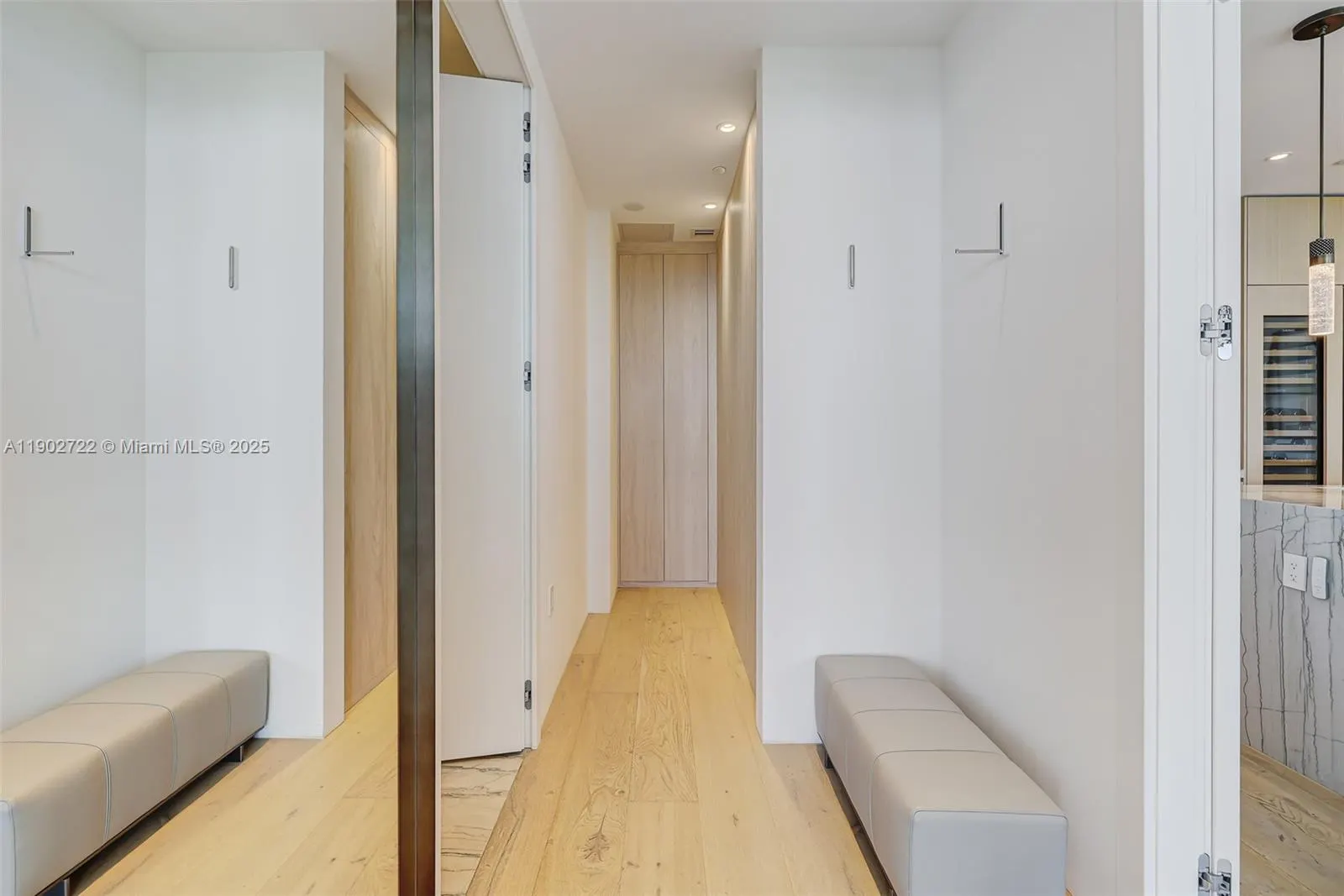 8701 Collins Ave, #904