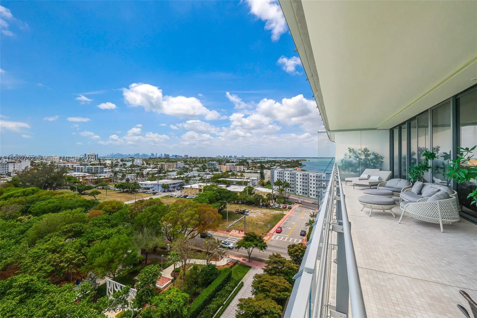 8701 Collins Ave, #904