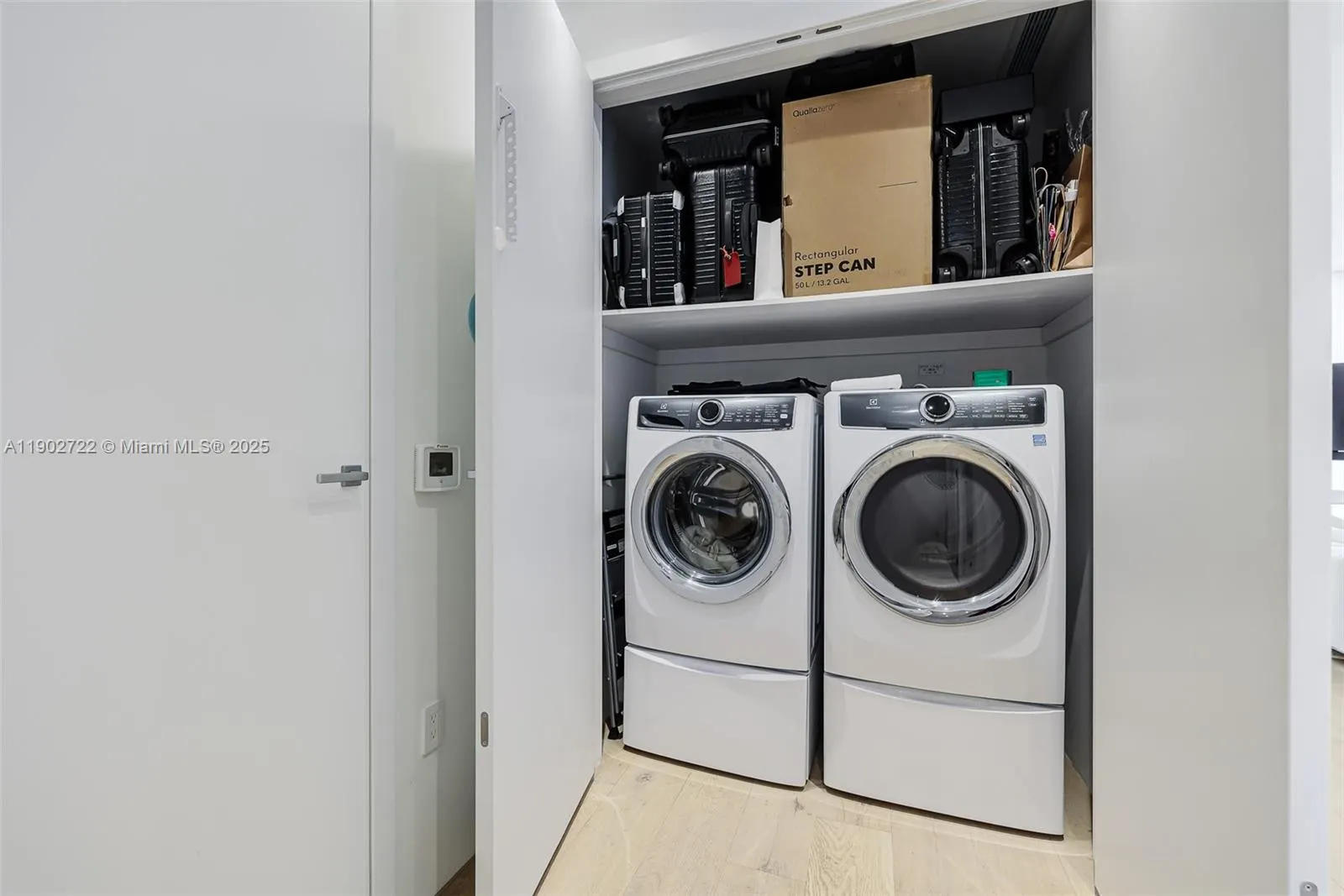 8701 Collins Ave, #904