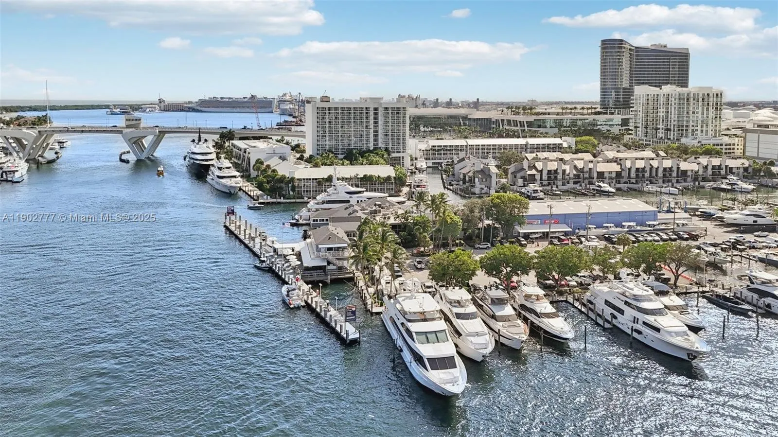 1050 SE 15th St, #500