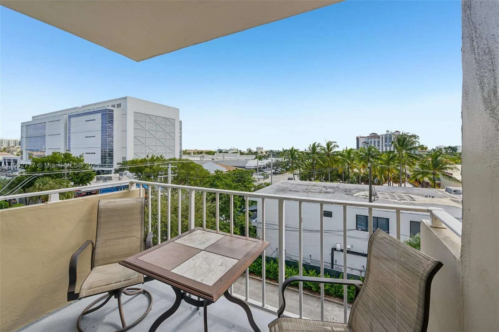 1050 SE 15th St, #500