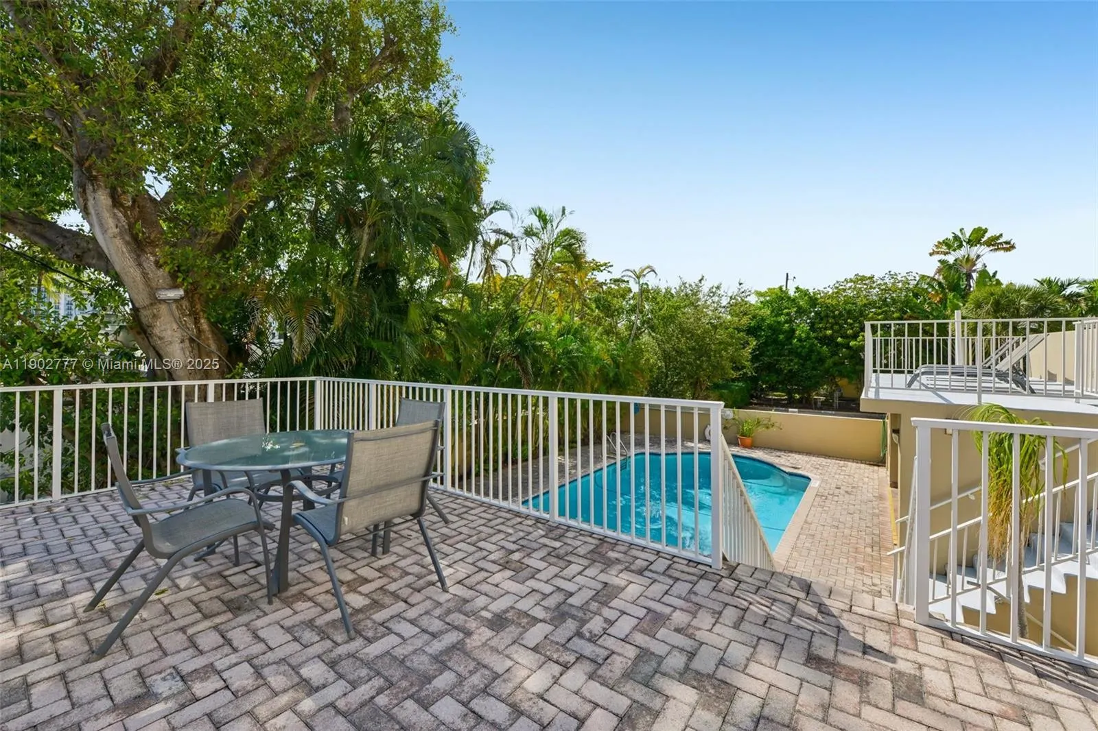 1050 SE 15th St, #500