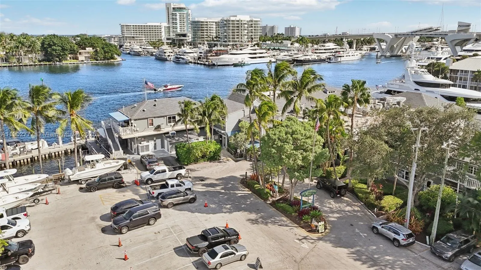 1050 SE 15th St, #500