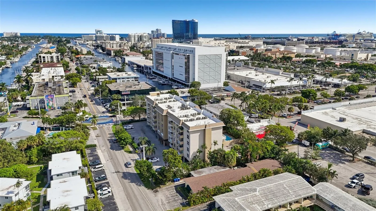 1050 SE 15th St, #500