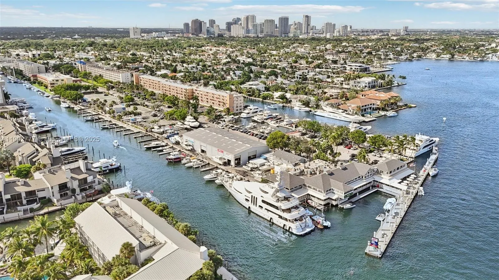 1050 SE 15th St, #500