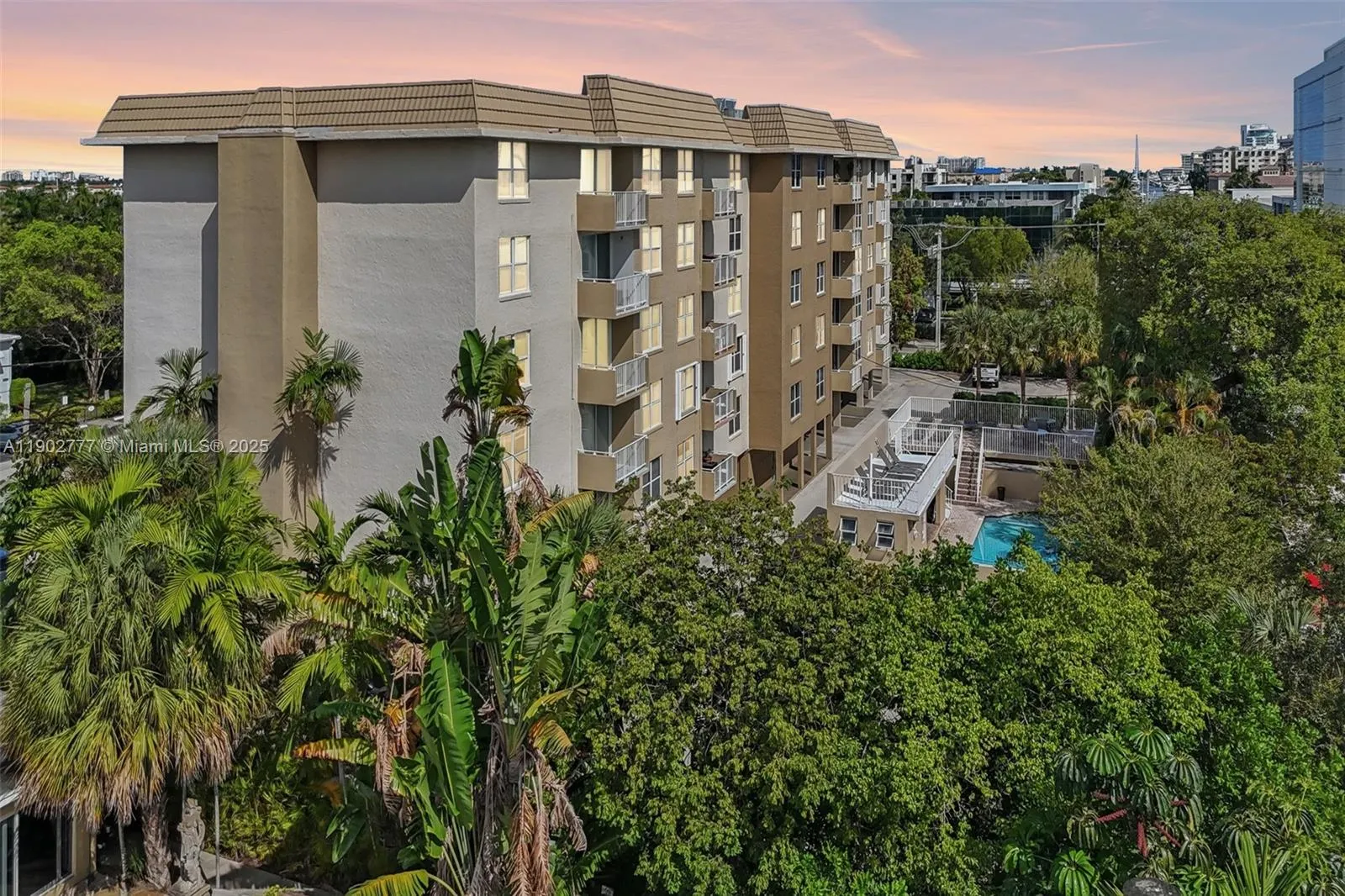 1050 SE 15th St, #500