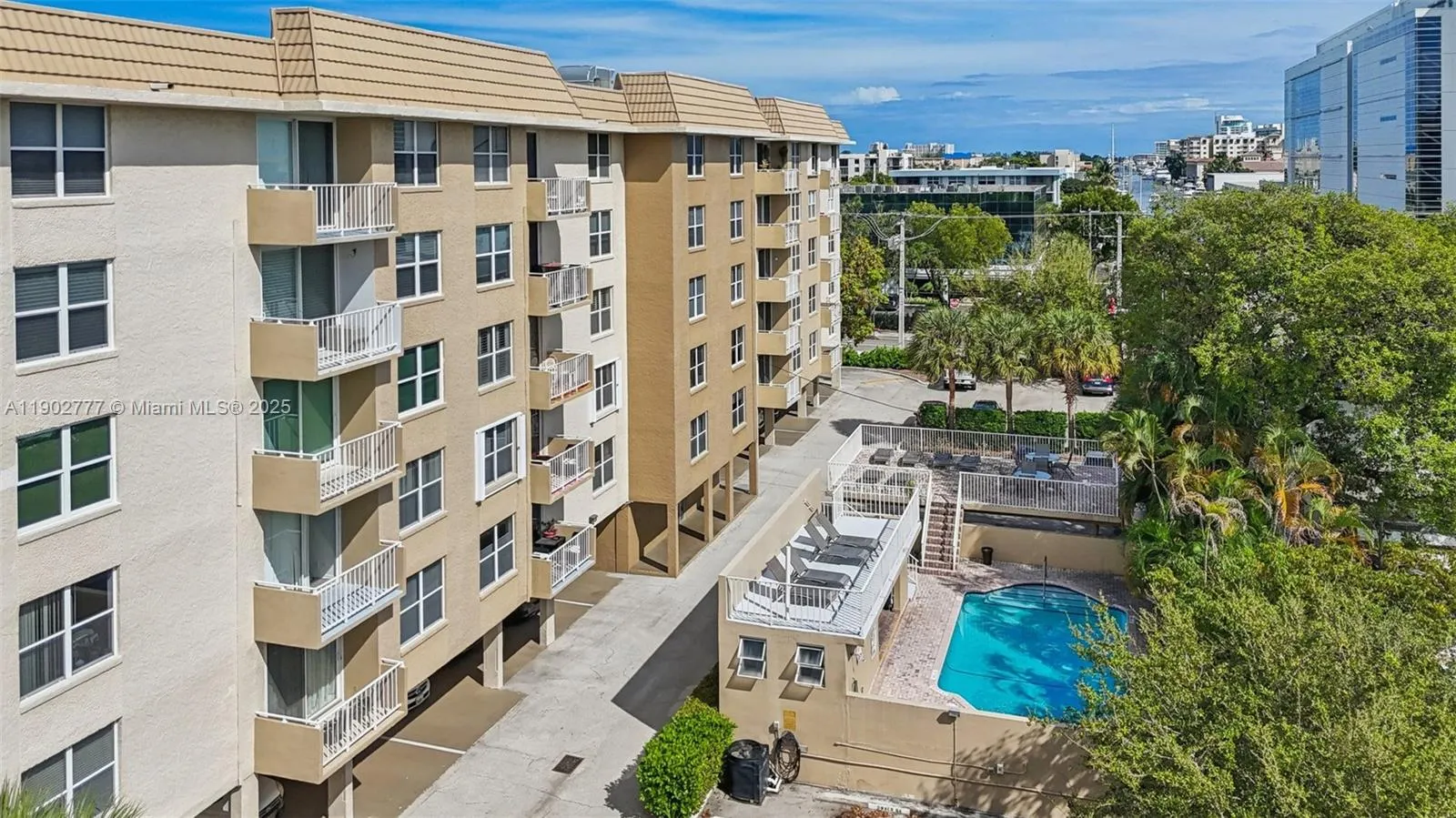 1050 SE 15th St, #500