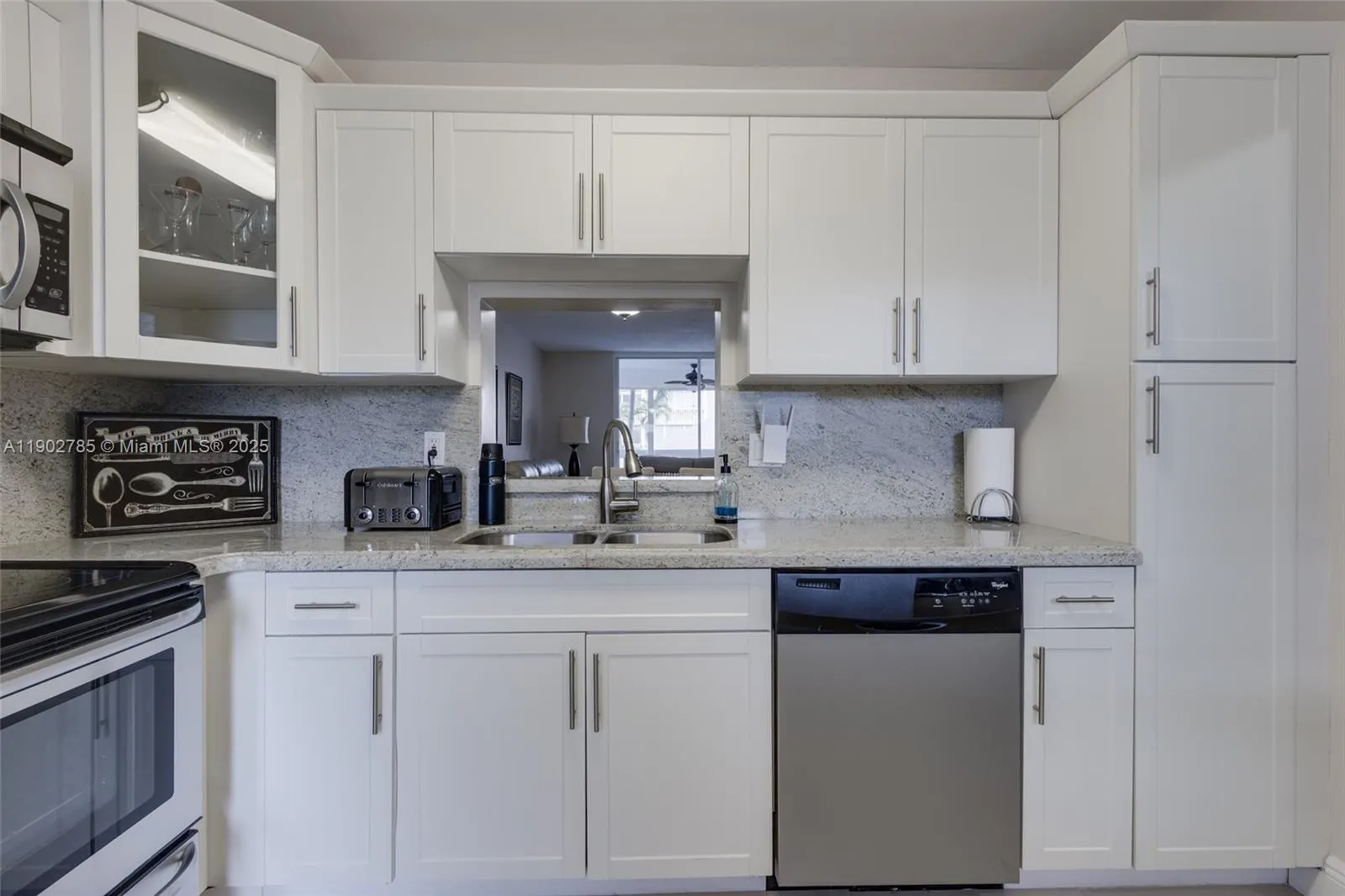 420 NE 12th Ave, #208