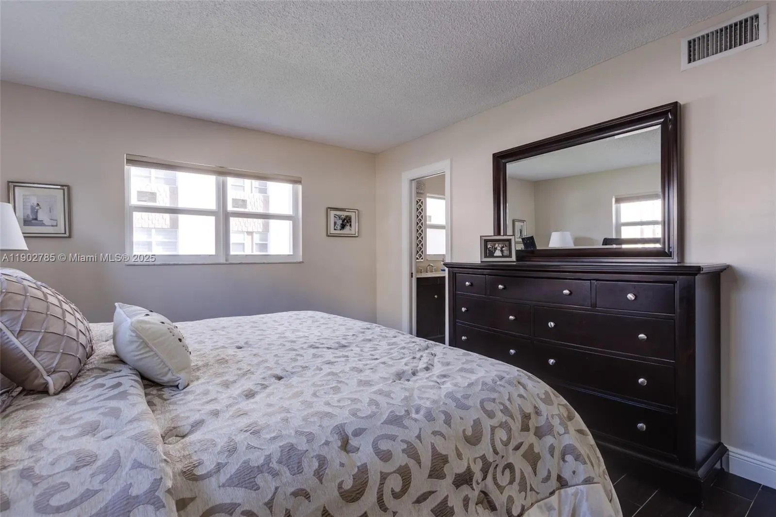 420 NE 12th Ave, #208