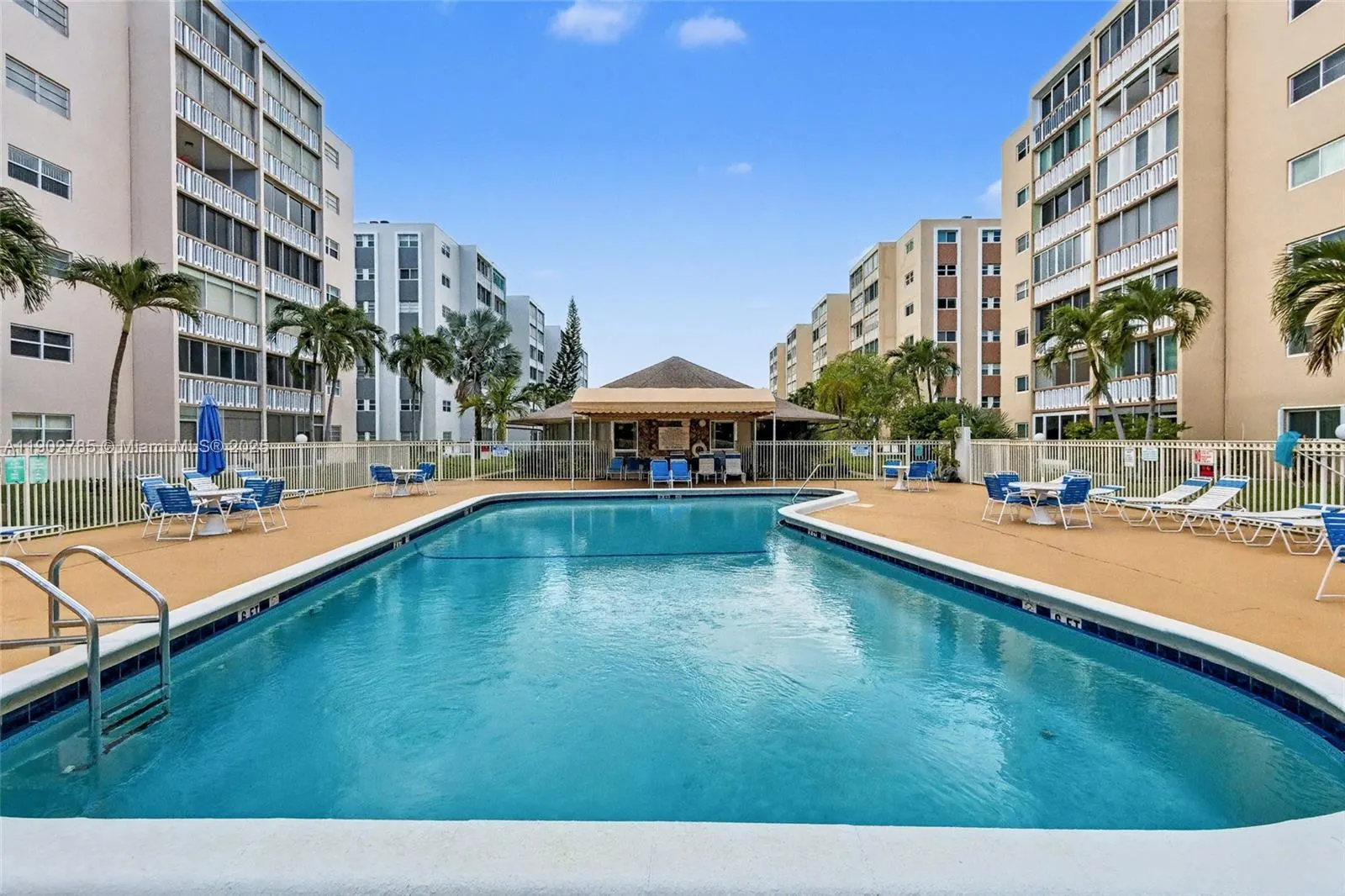 420 NE 12th Ave, #208