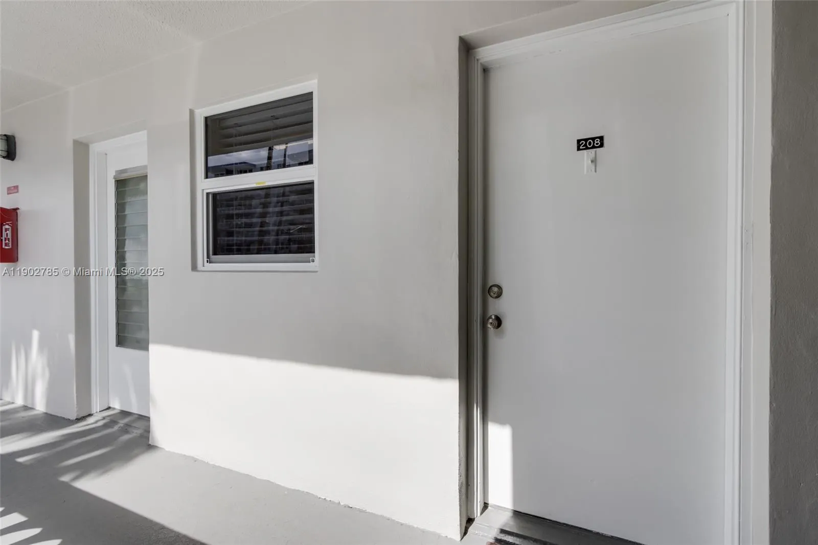 420 NE 12th Ave, #208