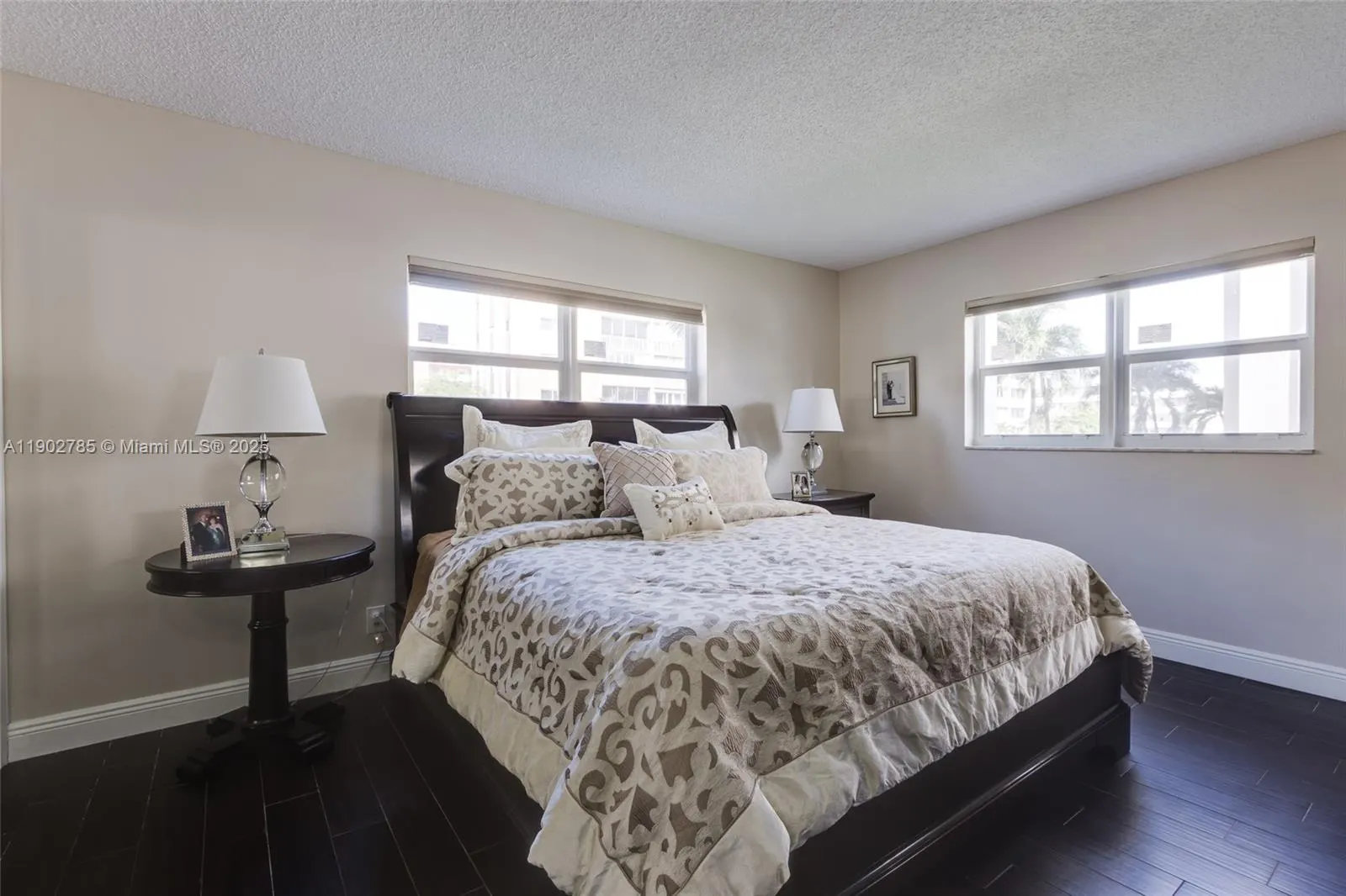 420 NE 12th Ave, #208