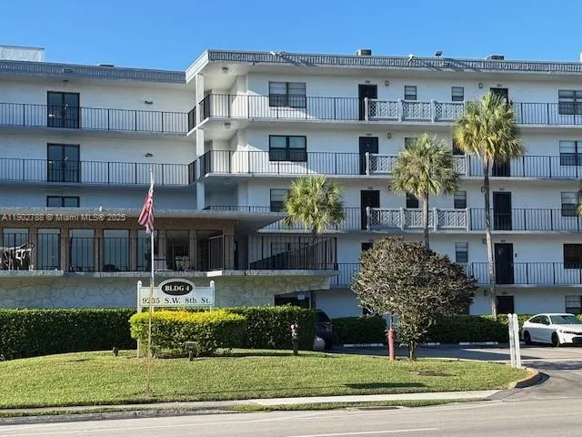 9235 SW 8th St, #510