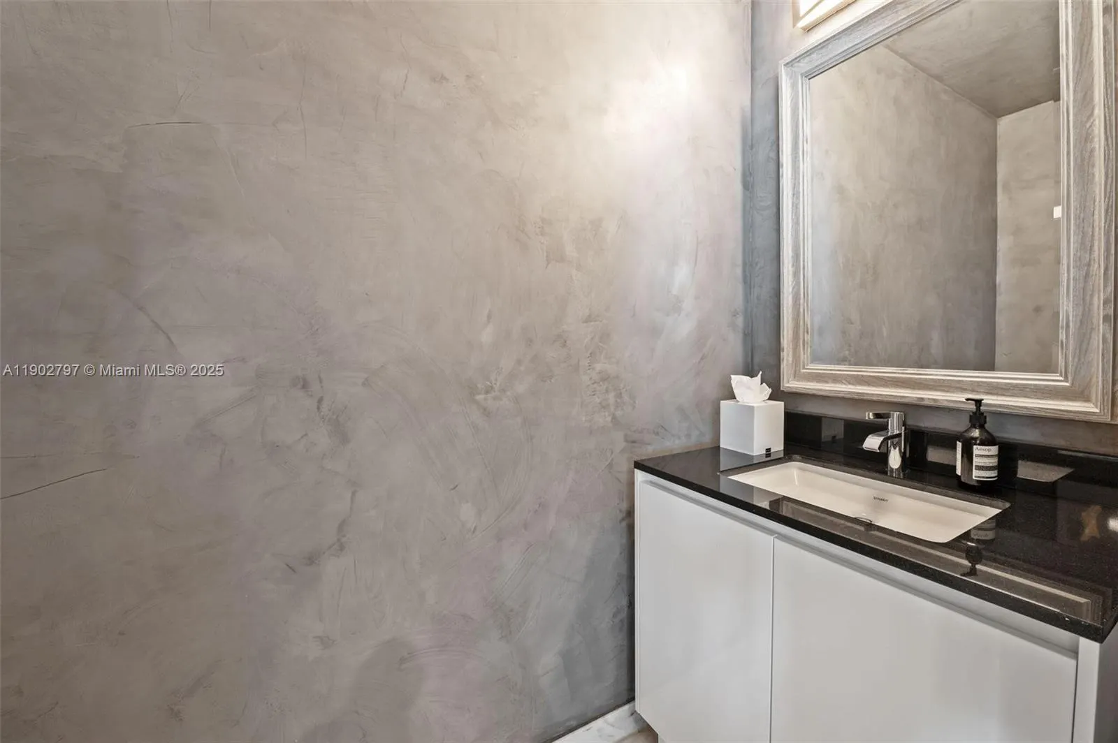 18555 Collins Ave, #2405