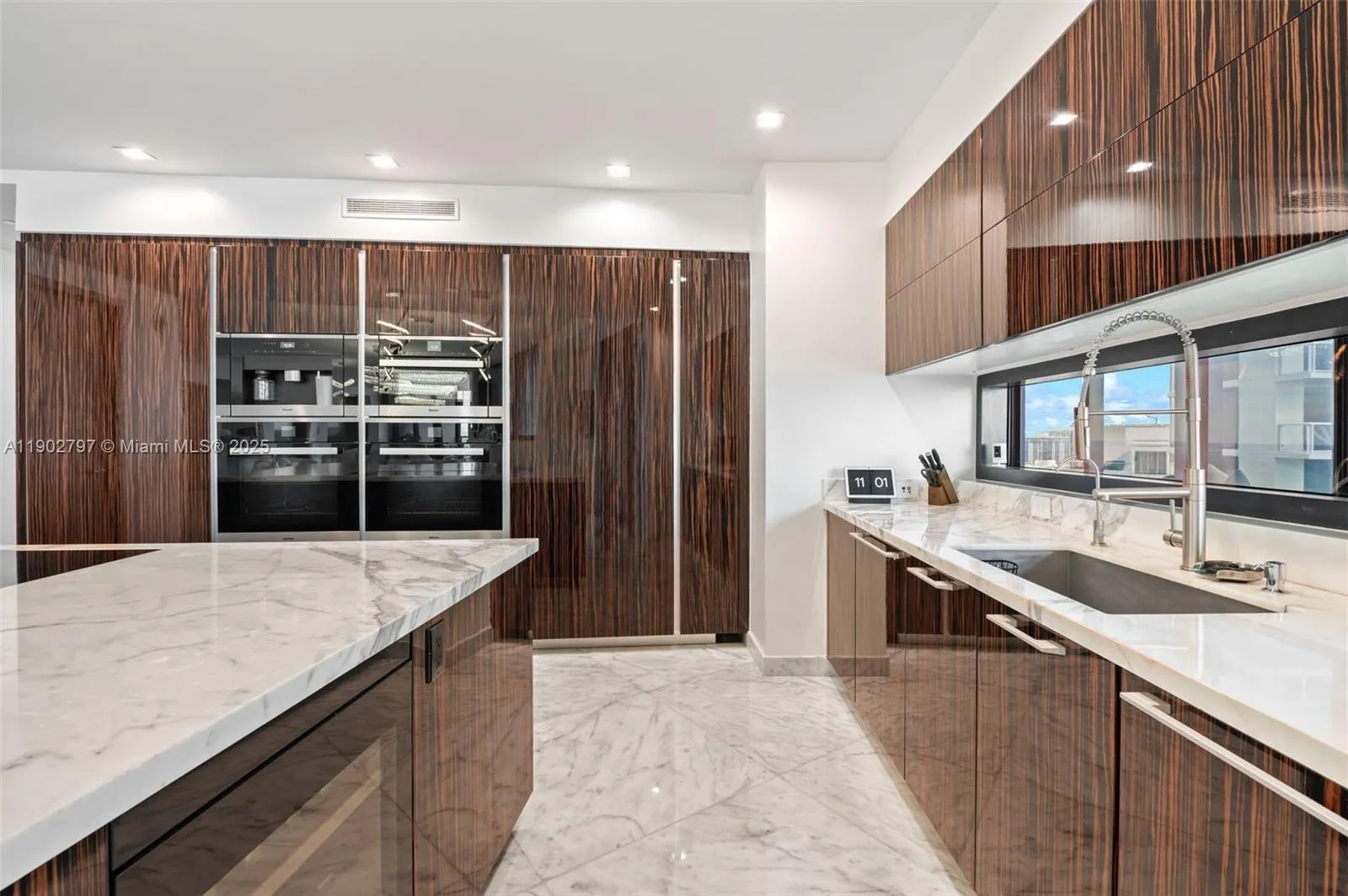 18555 Collins Ave, #2405