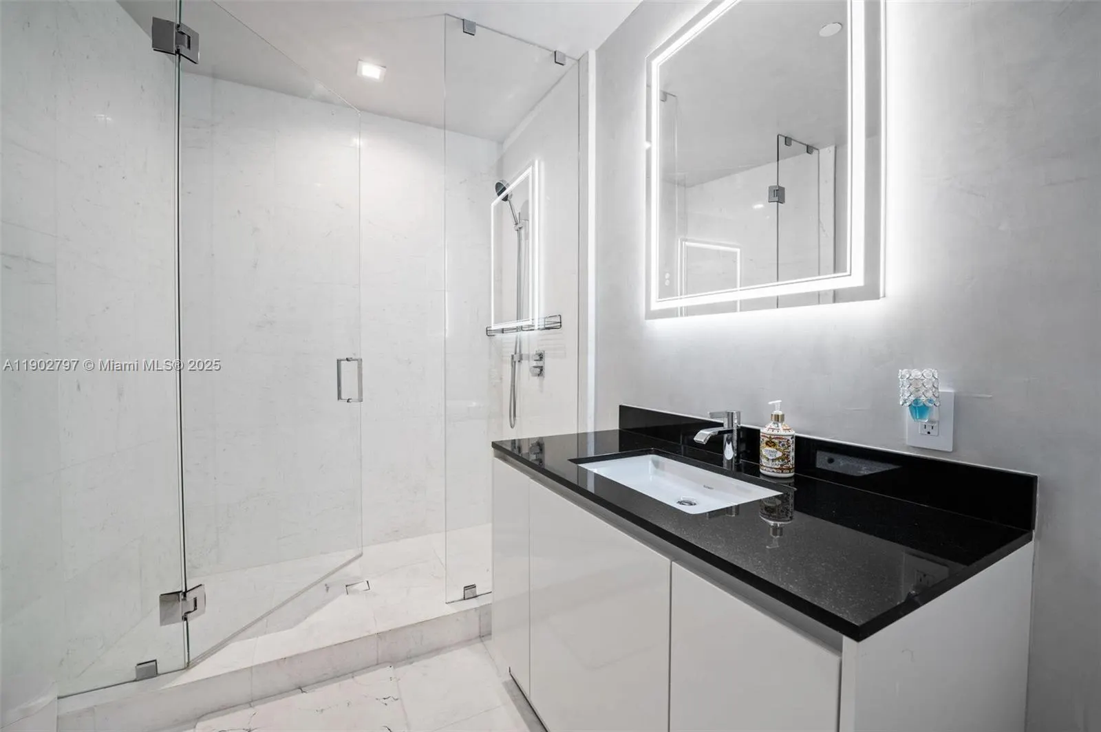 18555 Collins Ave, #2405