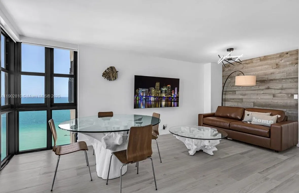 2555 Collins Ave, #2200