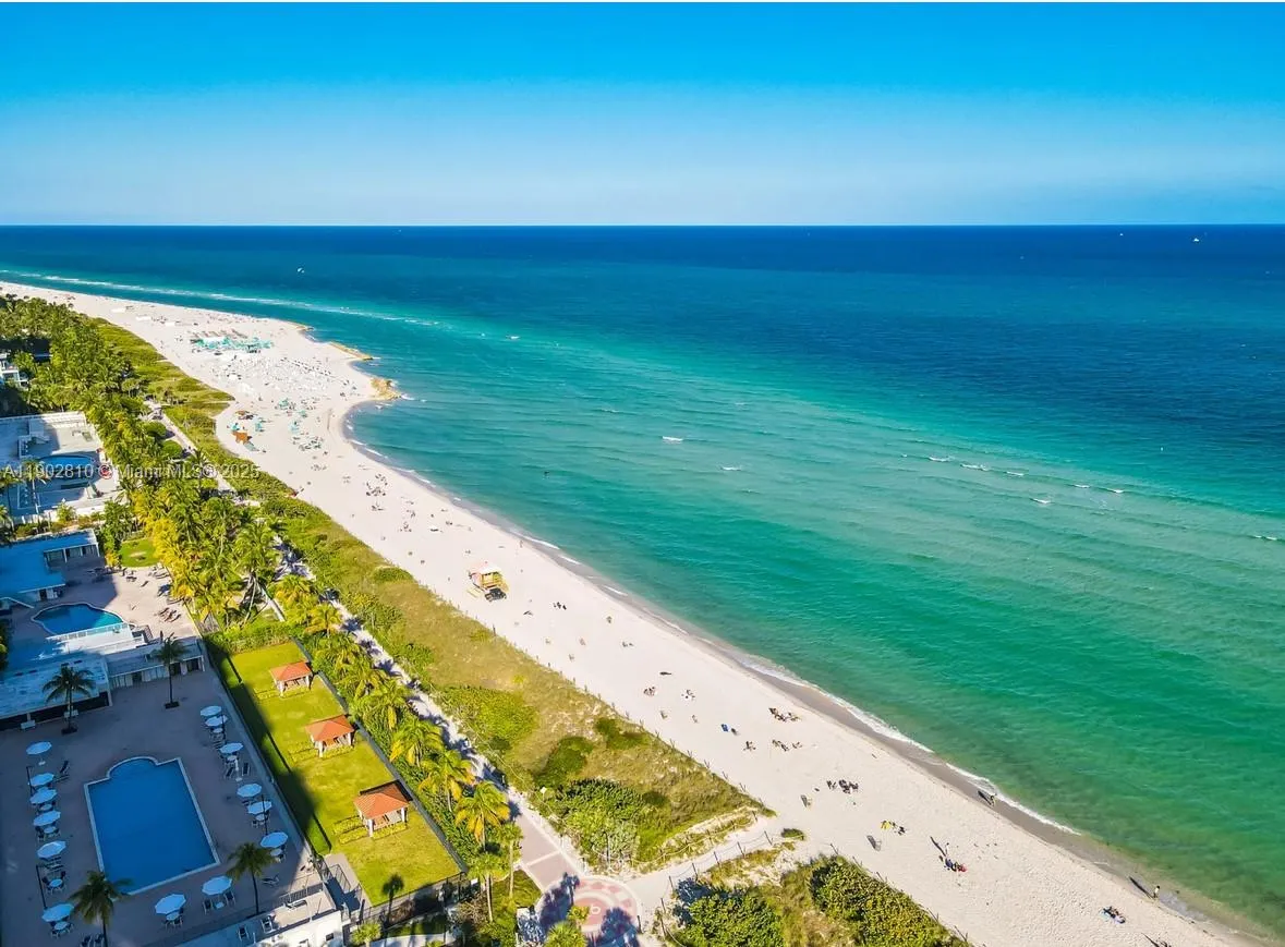 2555 Collins Ave, #2200