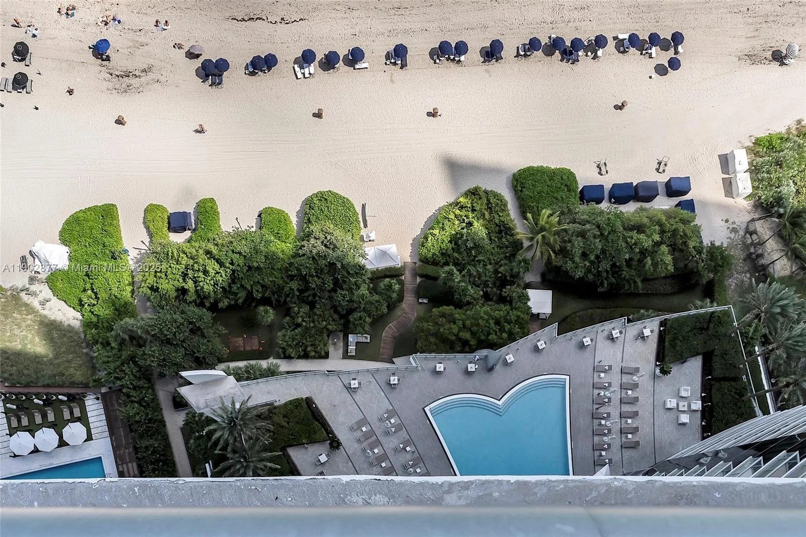 17121 Collins Ave, #2906