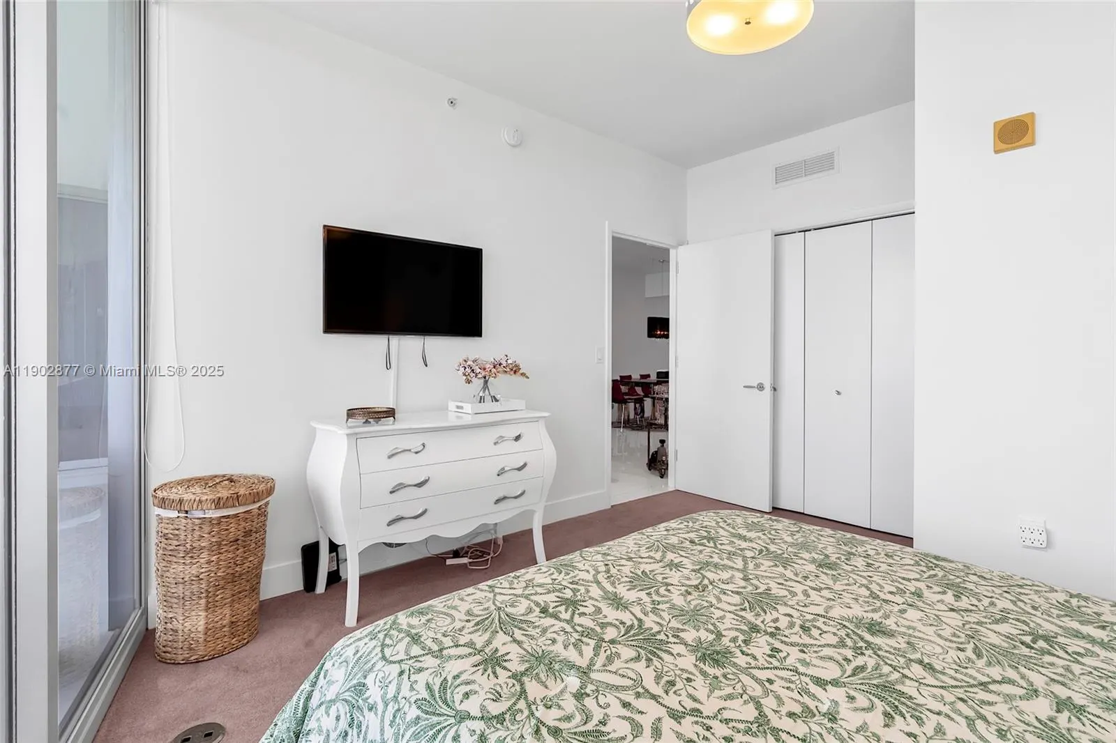 17121 Collins Ave, #2906