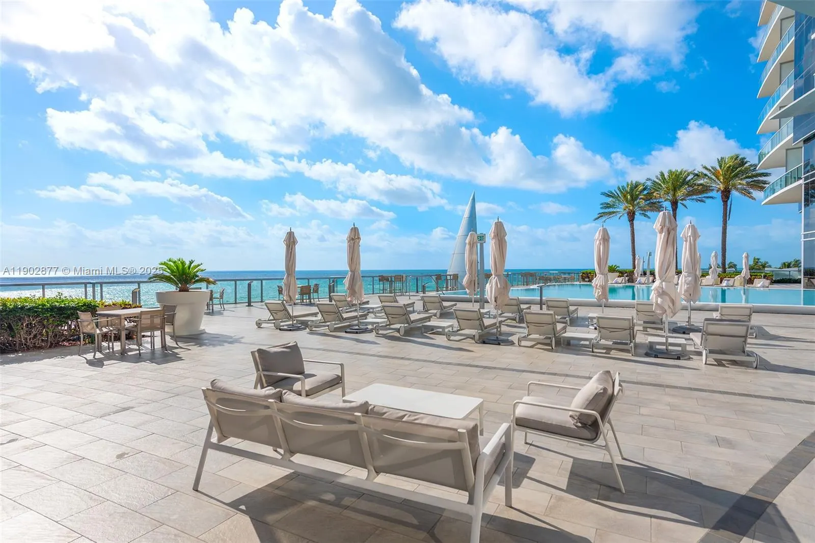 17121 Collins Ave, #2906
