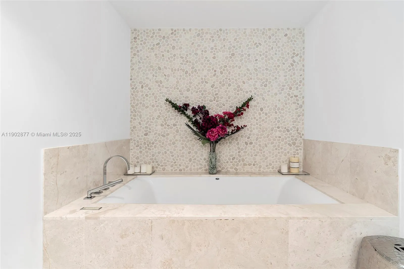 17121 Collins Ave, #2906