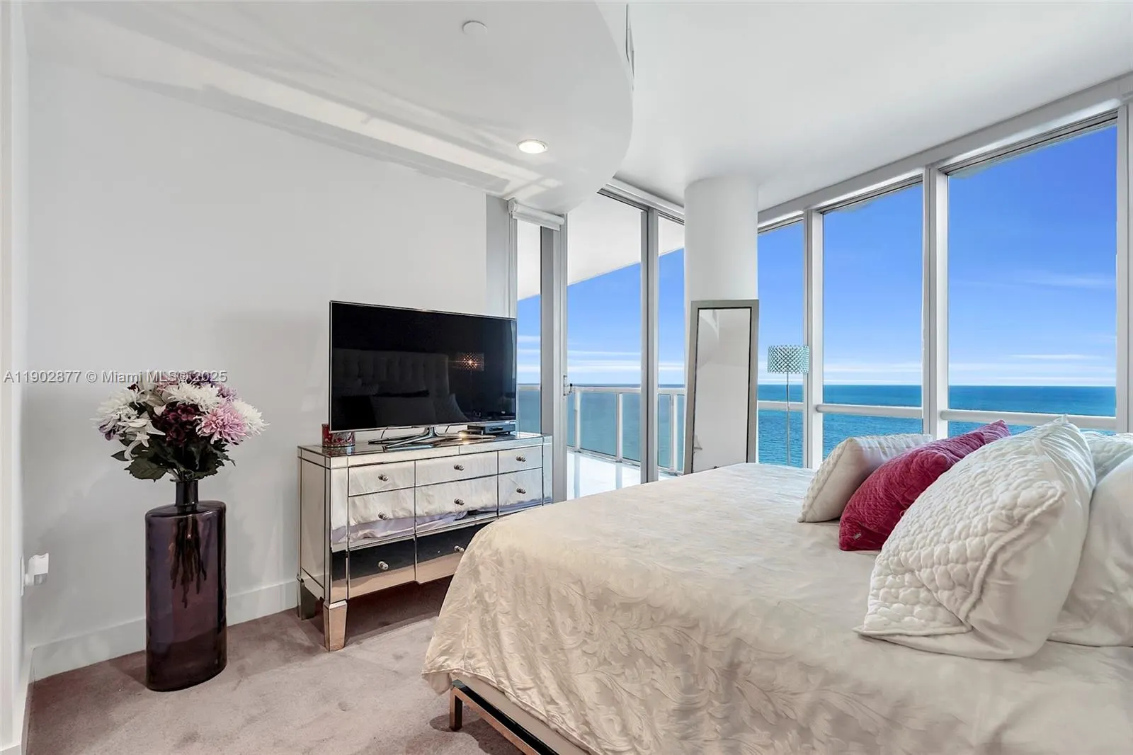 17121 Collins Ave, #2906