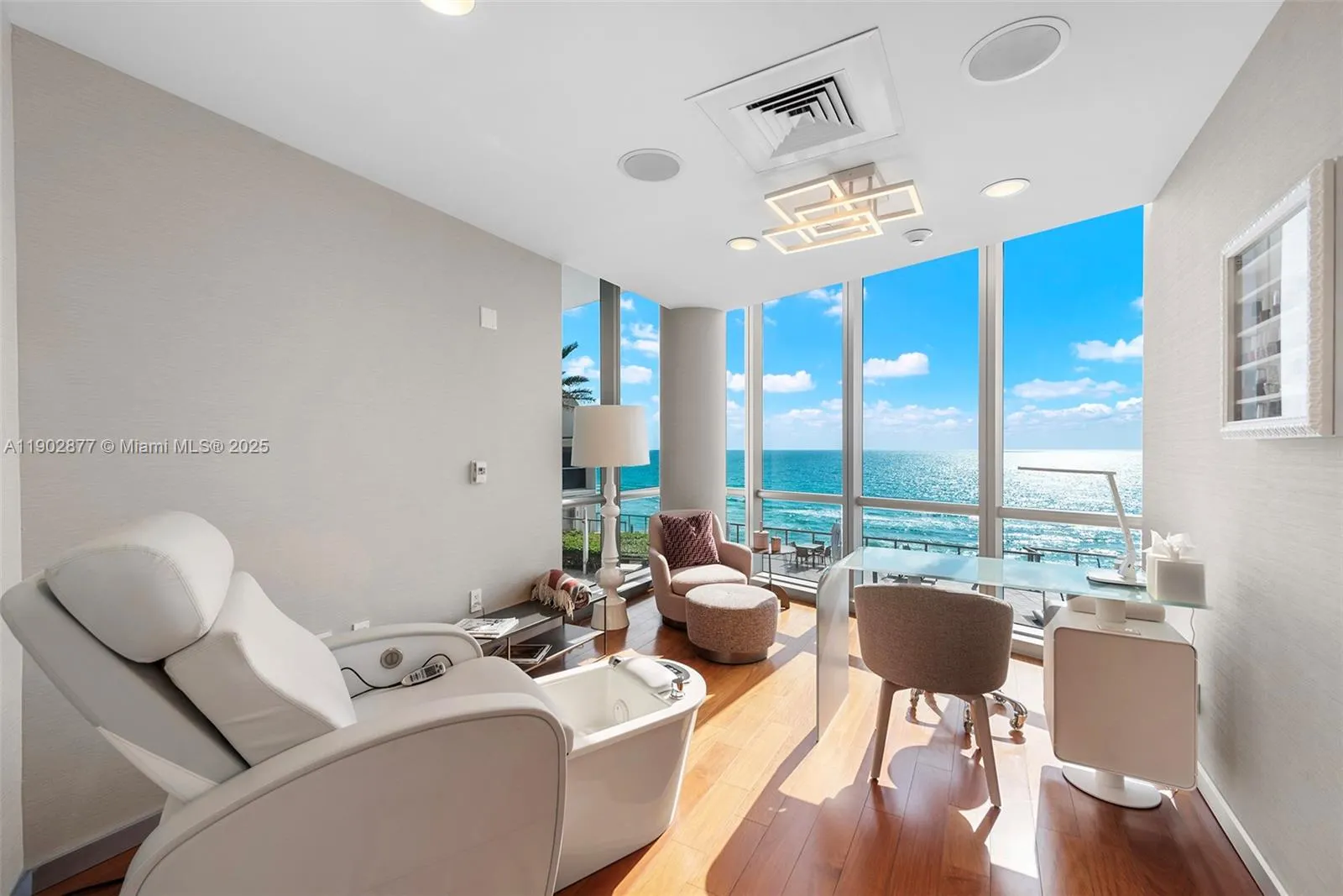 17121 Collins Ave, #2906
