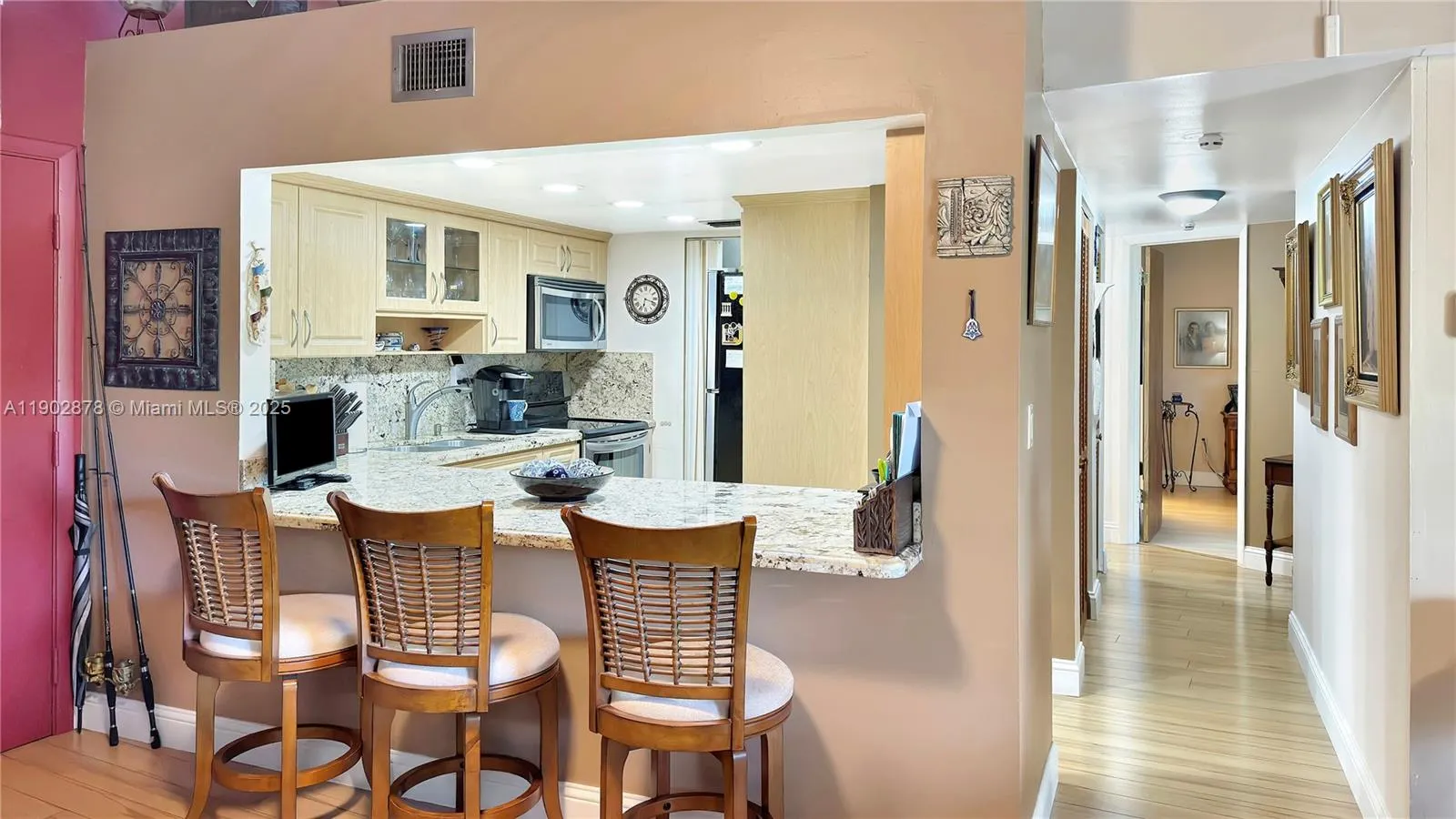 5201 Orduna Dr., #15