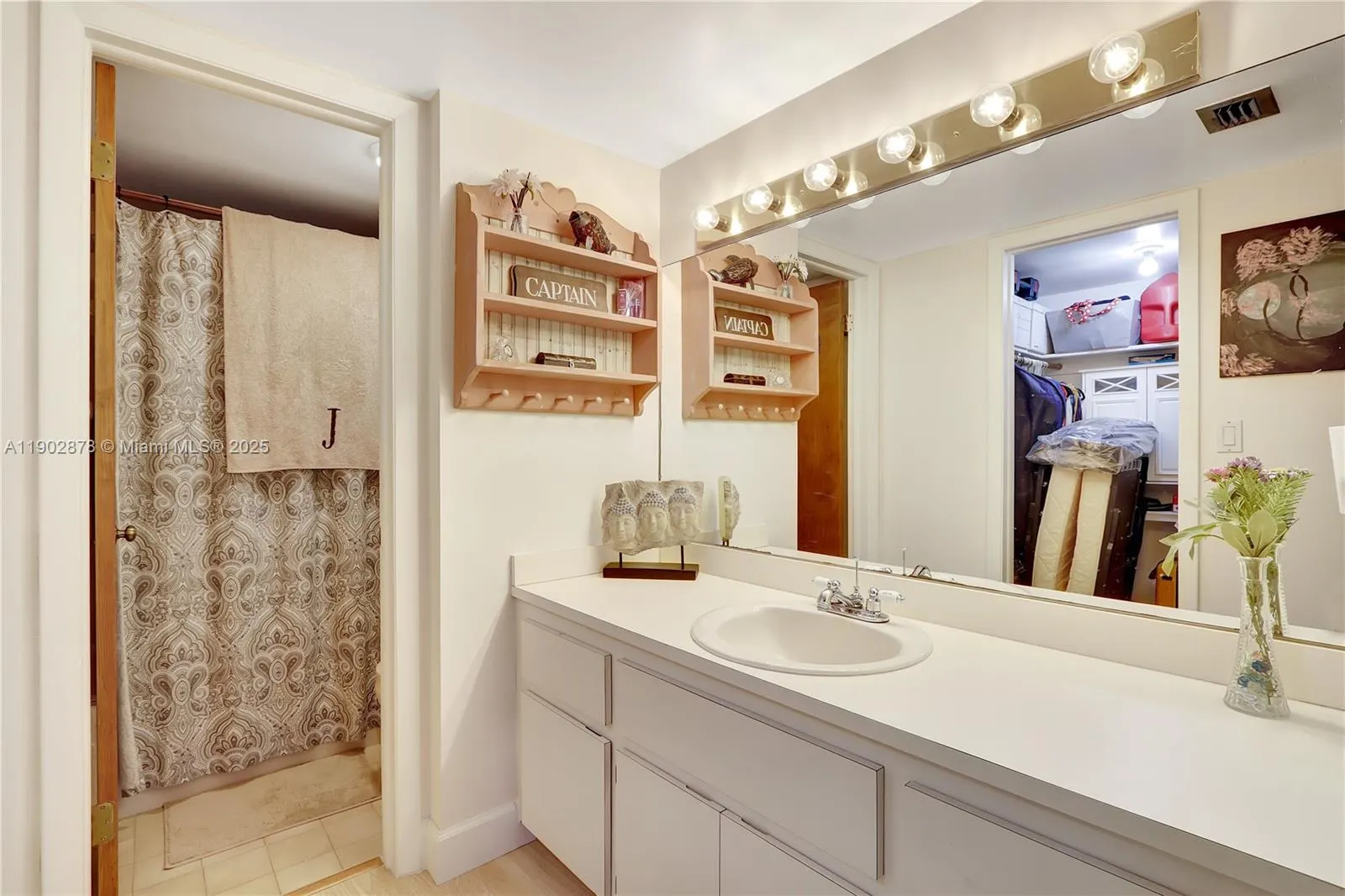 5201 Orduna Dr., #15