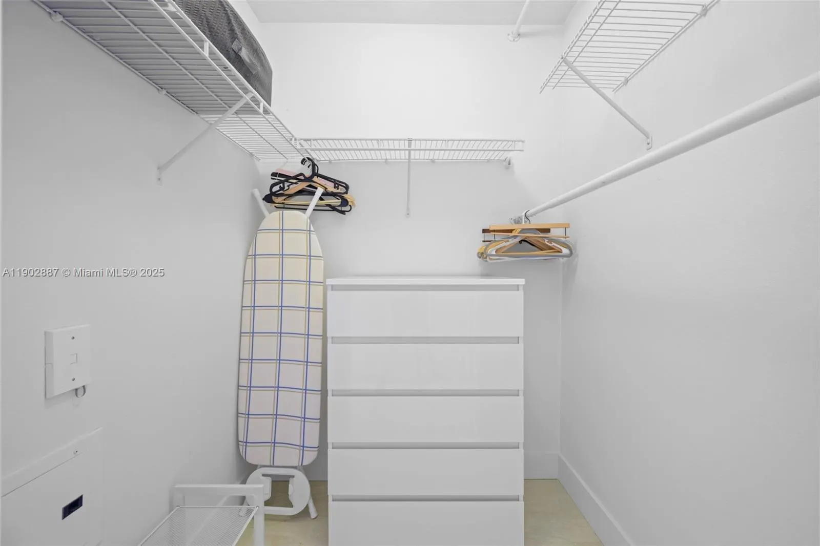 3001 NE 185 St, #613