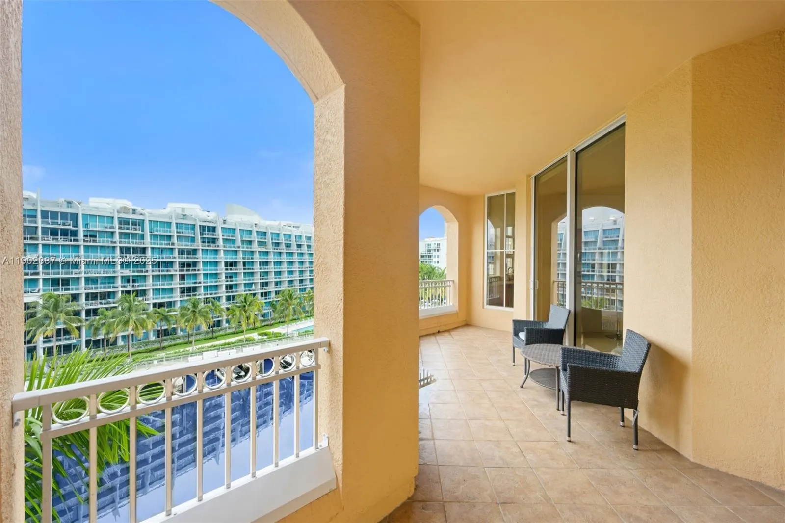 3001 NE 185 St, #613