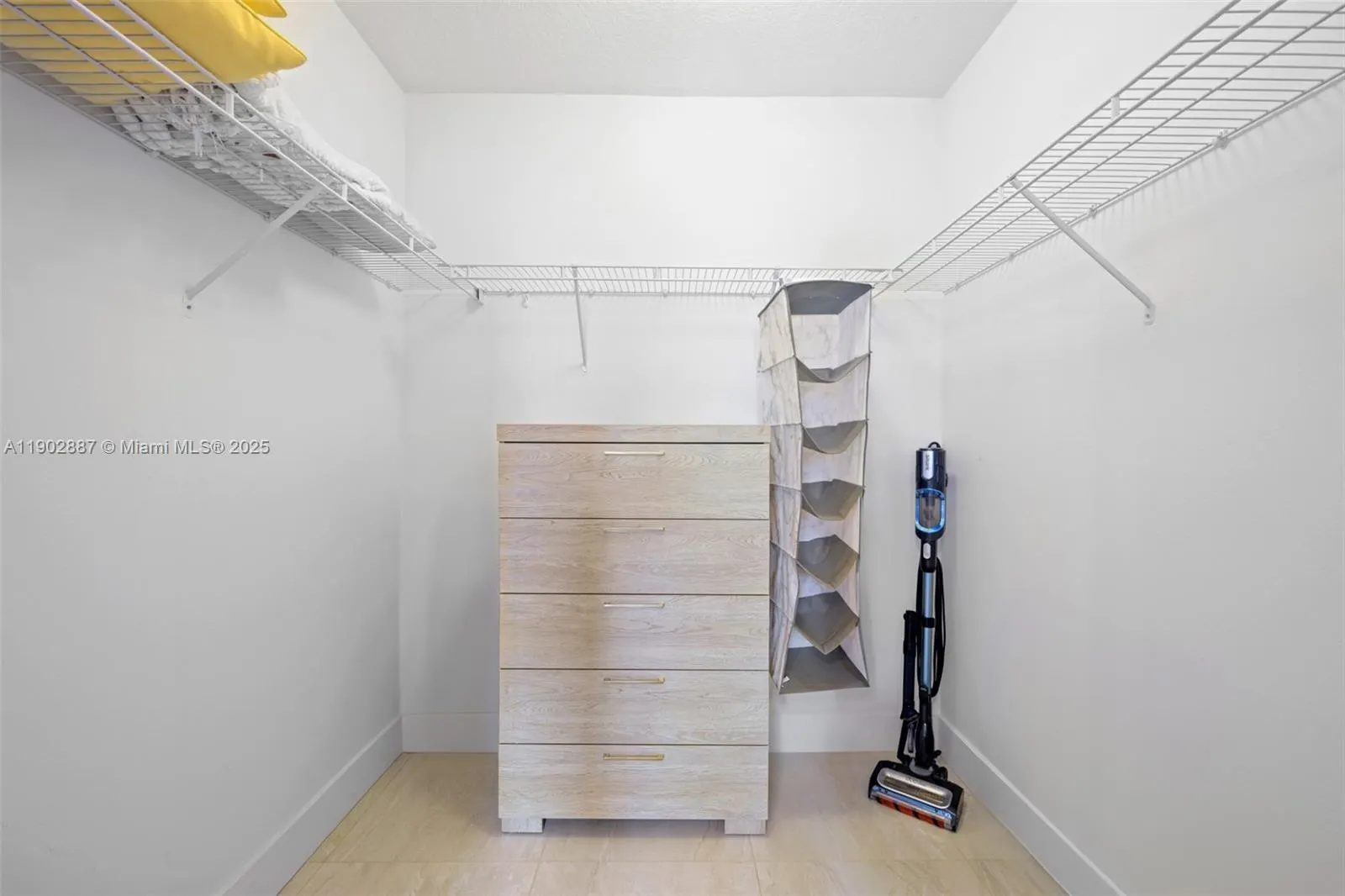 3001 NE 185 St, #613