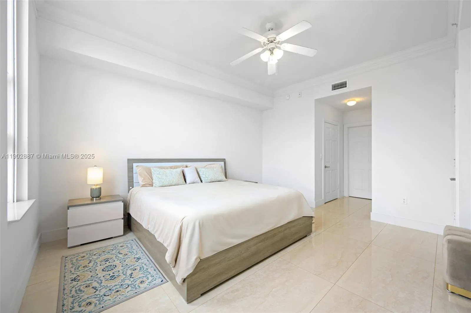 3001 NE 185 St, #613